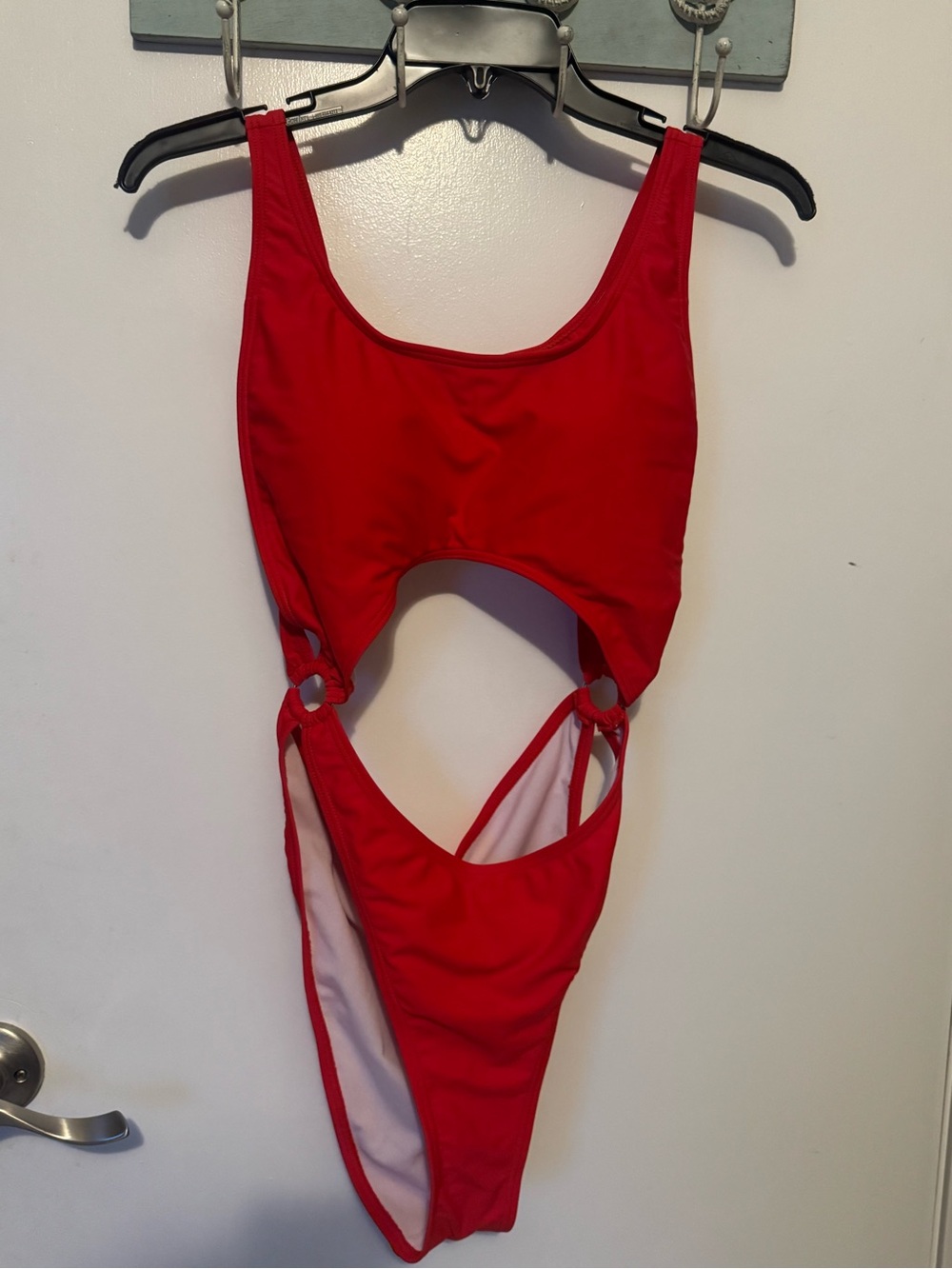 COCOSHIP Red One-Piece Cutout Swimsuit
